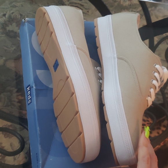 New RARE discontinued khaki keds - Picture 3 of 8